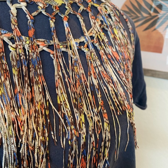 Fun fringe crop top - Picture 3 of 5